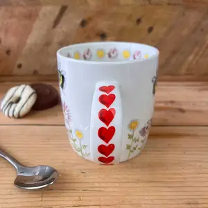 M79 Bees And Heart Mug - image 2