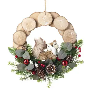 WOODEN DISC SQUIRREL WREATH